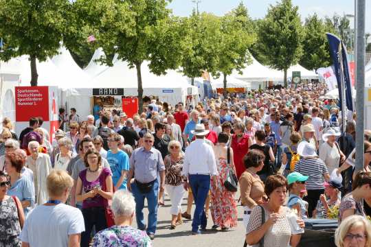 28.000 Besucher kamen am traditionellen Soerser Sonntag auf das CHIO Aachen-Turniergelände.