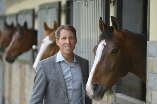 Henrik von Eckermann, den Schirmherrn des Zertifikatsprogramms "Equestrian Stable Management". Foto: Holger Schupp