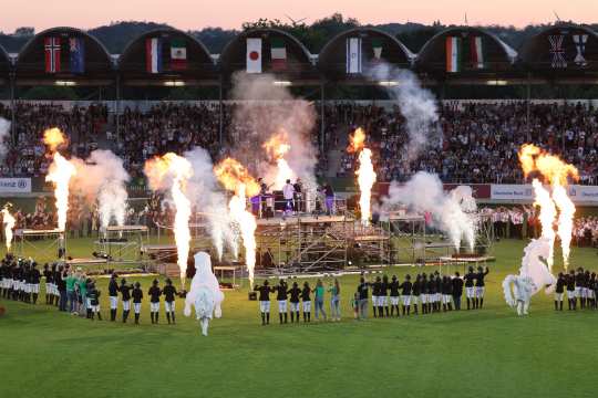 Wenn Max Party macht: Die CHIO Aachen-Eröffnungsfeier 2022 mit Max Giesinger auf der Bühne. Foto: CHIO Aachen/Andreas Steindl