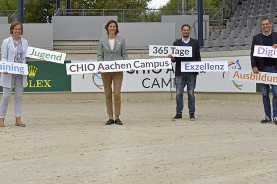 Birgit Rosenberg, Stefanie Peters, Stefan Knopp und Michael Mronz stellten den CHIO Aachen CAMPUS vor. Foto: CHIO Aachen/ Holger Schupp