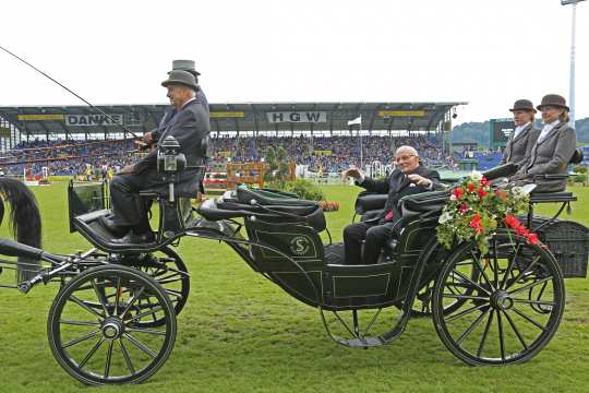 Hans Günter Winkler is waving the audience in the main stadium of CHIO Aachen.