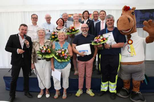 Die glücklichen Gewinner des 24. Schaufensterwettbewerbs.