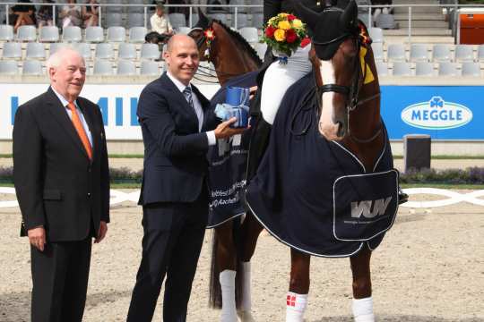 Prize giving ceremony Prize of VUV-Vereinigte Unternehmensverbände Aachen Foto: CHIO Aachen / Michael Strauch