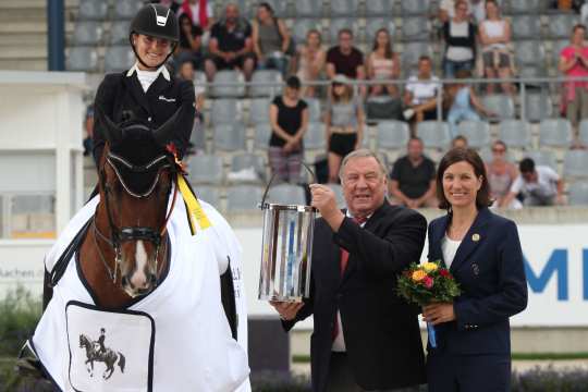 Siegerehrung Preis der Liselott und Klaus Rheinberger Stiftung Foto: CHIO Aachen / Michael Strauch