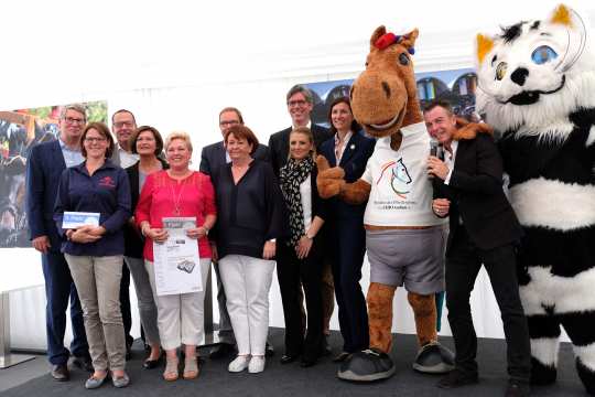 Ehrung zum Schaufensterwettbewerb Foto: CHIO Aachen / ALRV