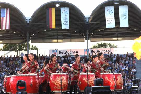 Trommlerinnen der Formation „Manao Drums of China“. 