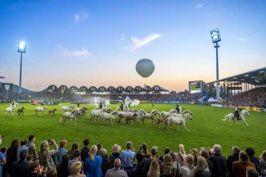 A colorful spectacle with hundreds of extras and almost 250 horses awaits visitors on Tuesday evening at the CHIO Aachen opening ceremony. Photo: CHIO Aachen/ Arnd Bronkhorst.