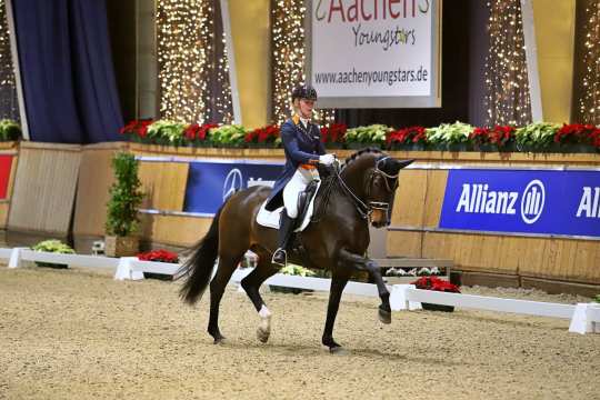 Already looks good – but improvement is always possible. The "Dressage Late Night" on Saturday evening with the famous trainer, Christoph Hess, promises valuable tips and free admission. Photo: Aachen Youngstars/Holger Schupp