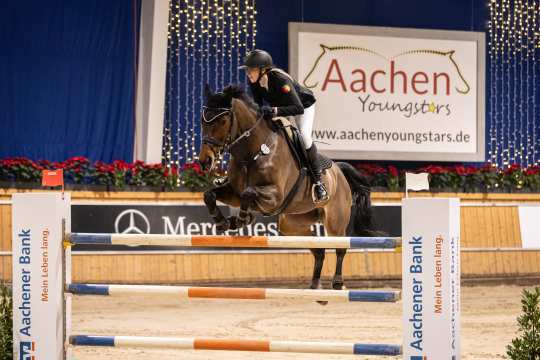 Das Bild zeigt Ekse Sophie Schierhold, Siegerin im Preis der Aachener Bank eG. Foto: Jasmin Metzner.